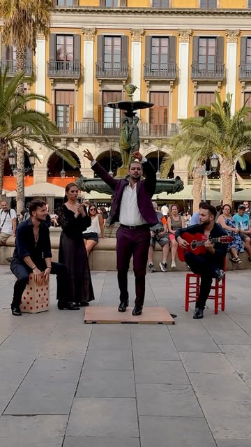 Plaza Real flamenco with Kike Indio & company