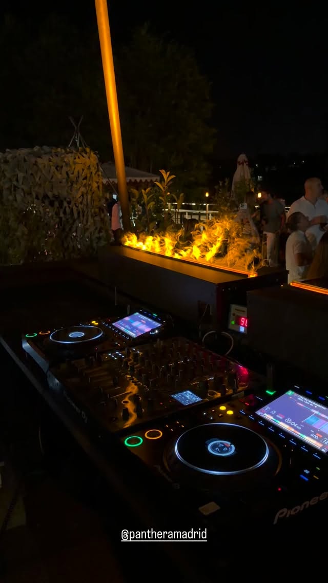 Villa Panthera — Saturday night (LIVE)