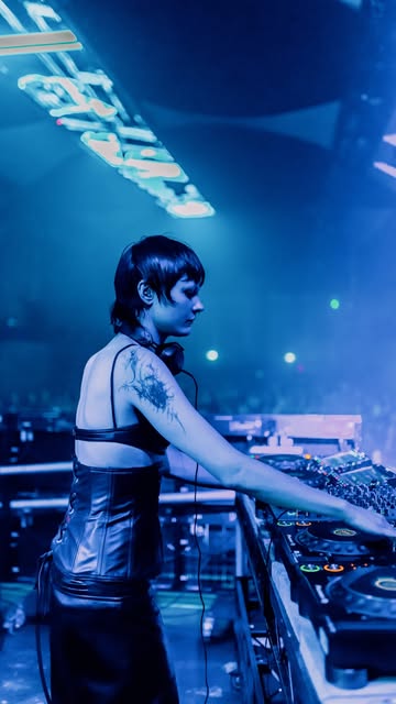 16.10 /// SPFDJ RETURNS TO MANCHESTER