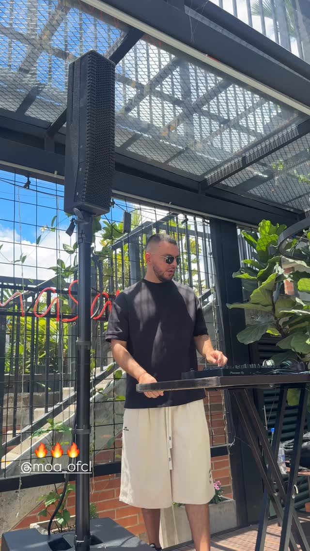 DJ set: moa_ofcl
