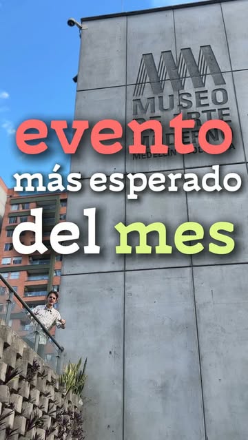 Outdoor screening — 'El diablo viste a la moda 2' (Noche Extendida)