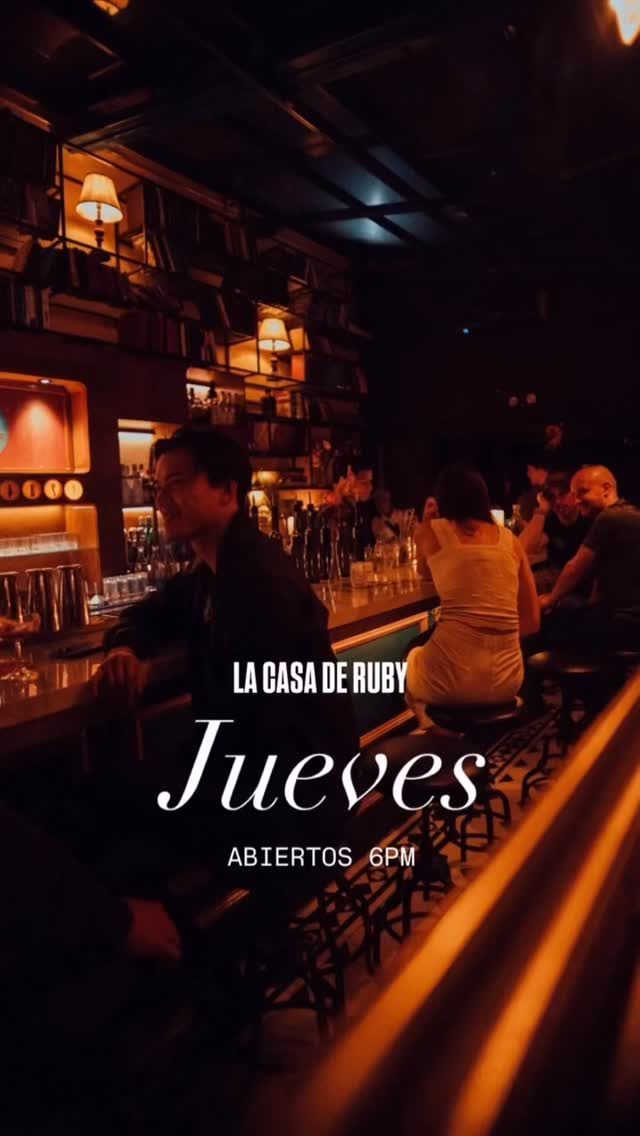 Jueves at La Casa De Ruby