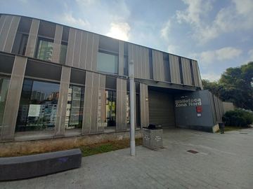 Toniher, CC BY-SA 4.0 Photo of Biblioteca Zona Nord - Mària Sánchez